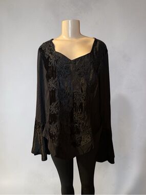 The Pyramid Collection Goth Gothic Velour Velvet Top Bell Sleeves NWOT